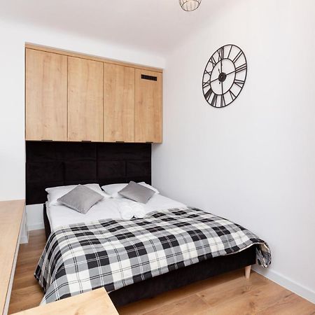 City Center Mezzanine Studio Chmielna By Noclegi Renters วอร์ซอ ภายนอก รูปภาพ