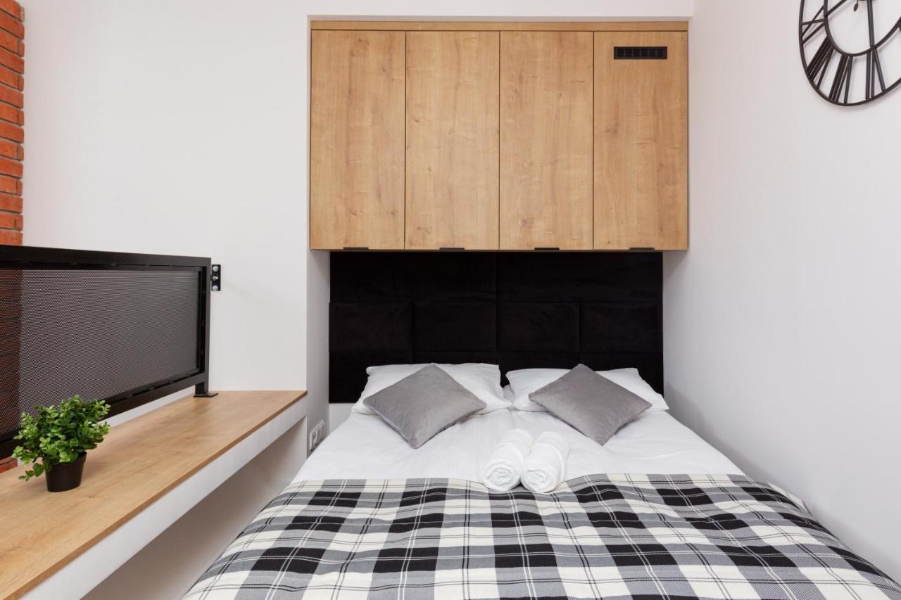 City Center Mezzanine Studio Chmielna By Noclegi Renters วอร์ซอ ภายนอก รูปภาพ